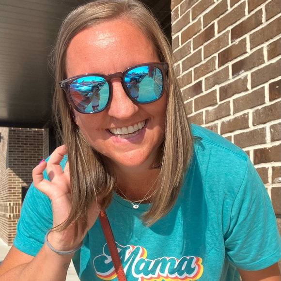 Meet your Posher, Breena - Picture 1 of 10